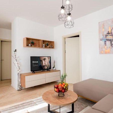 Apartment Kona - Free Parking & Self Check-In Ivanja Reka エクステリア 写真