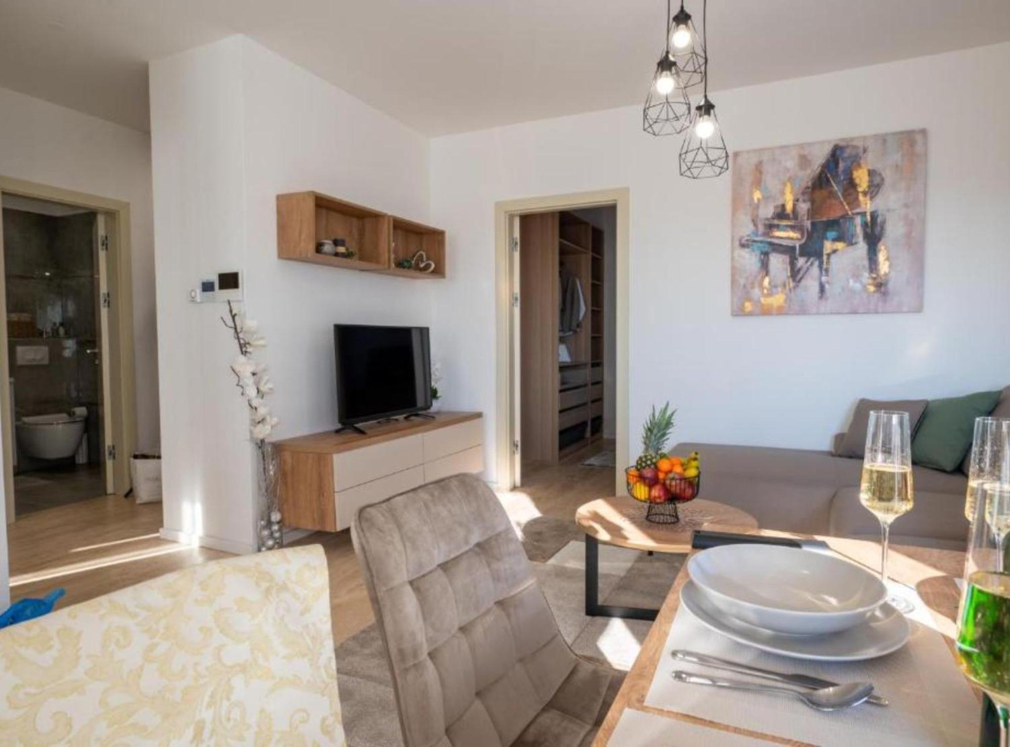 Apartment Kona - Free Parking & Self Check-In Ivanja Reka エクステリア 写真