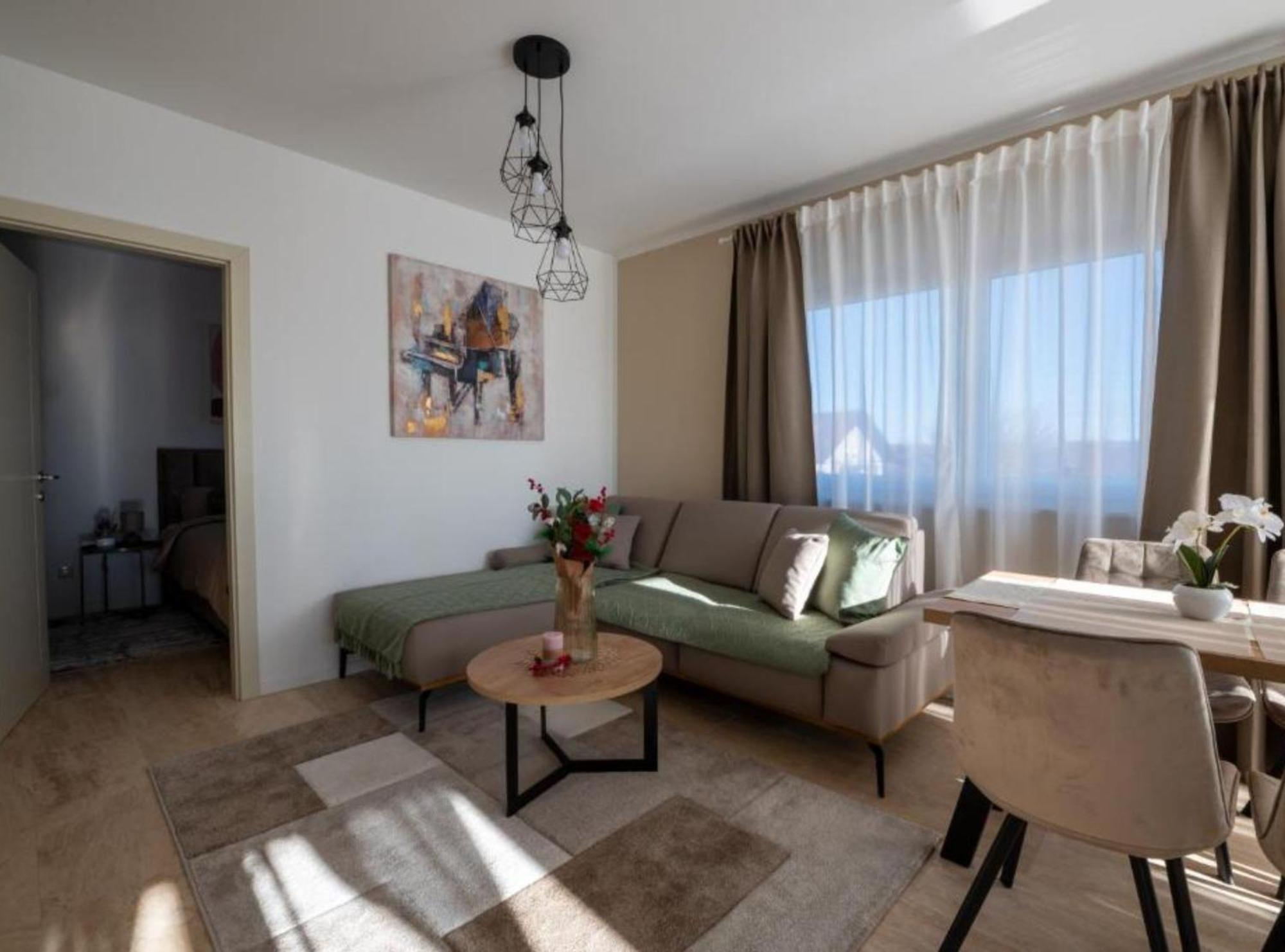 Apartment Kona - Free Parking & Self Check-In Ivanja Reka エクステリア 写真