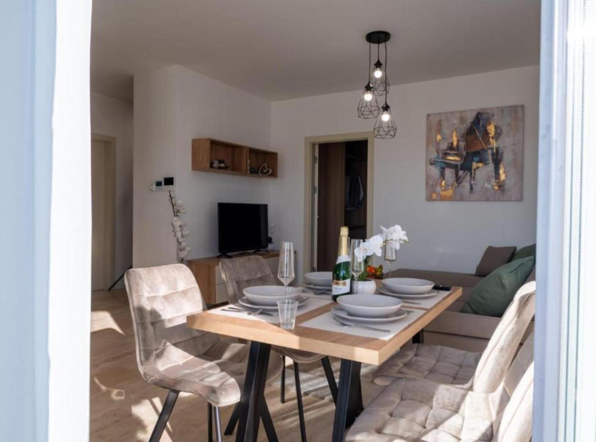 Apartment Kona - Free Parking & Self Check-In Ivanja Reka エクステリア 写真