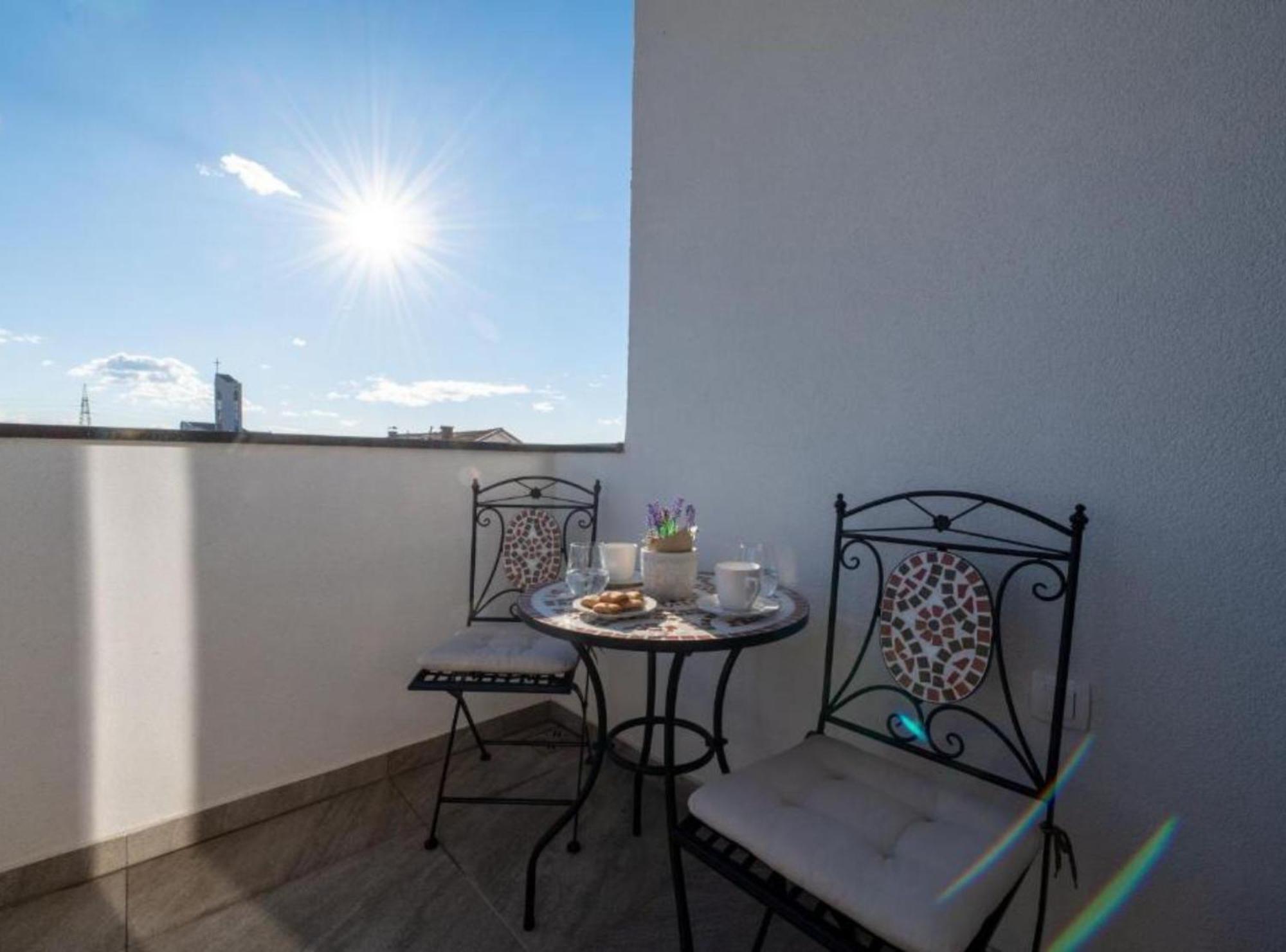 Apartment Kona - Free Parking & Self Check-In Ivanja Reka エクステリア 写真