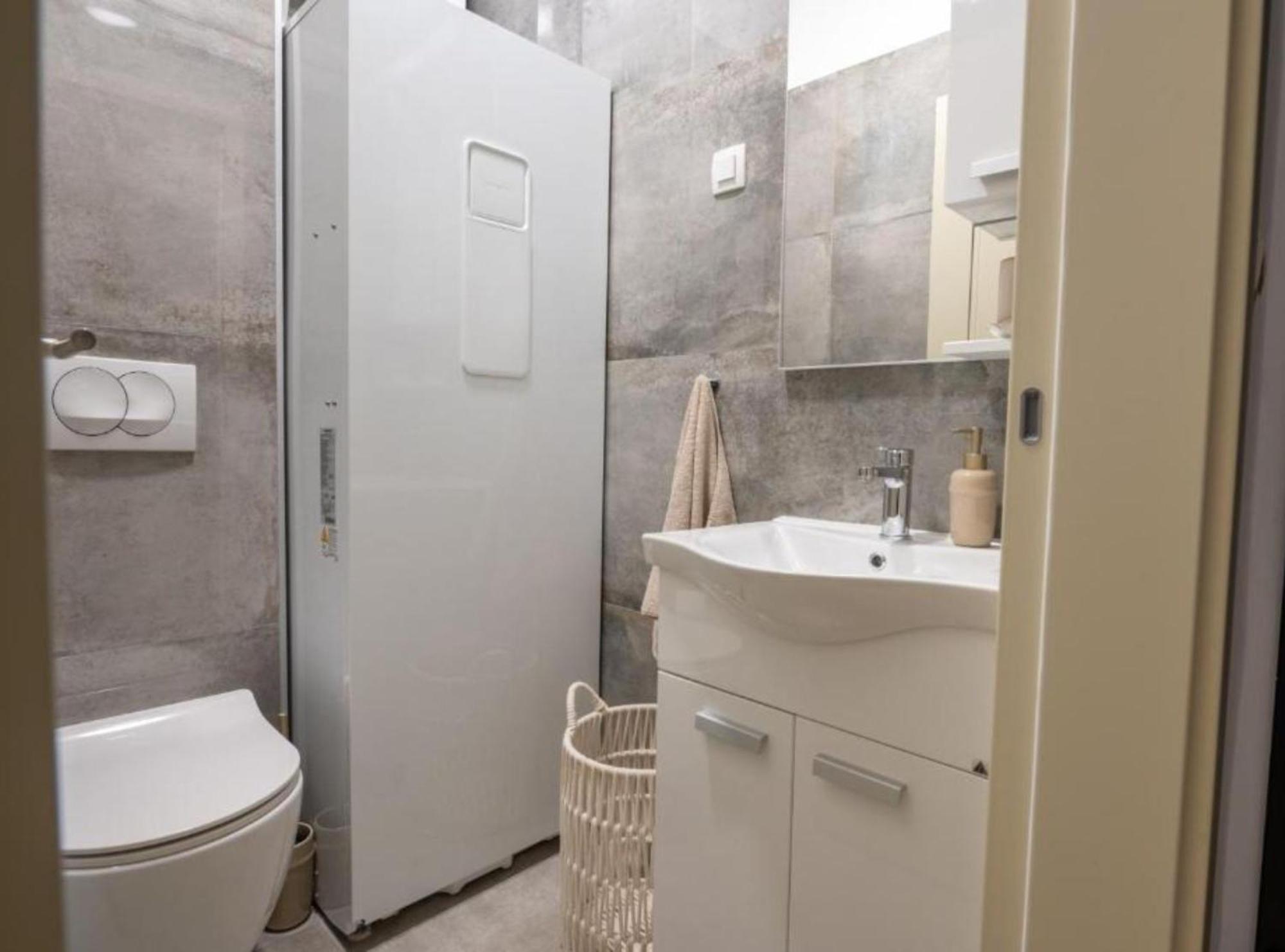 Apartment Kona - Free Parking & Self Check-In Ivanja Reka エクステリア 写真
